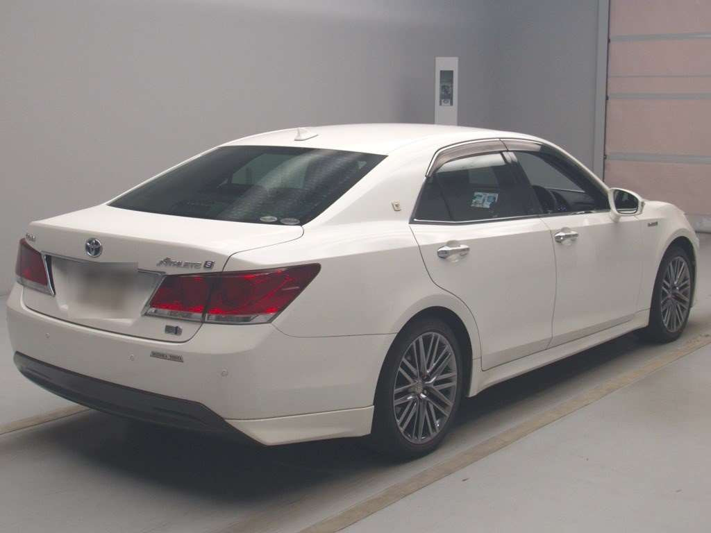 2014 Toyota Crown Hybrid AWS210[1]