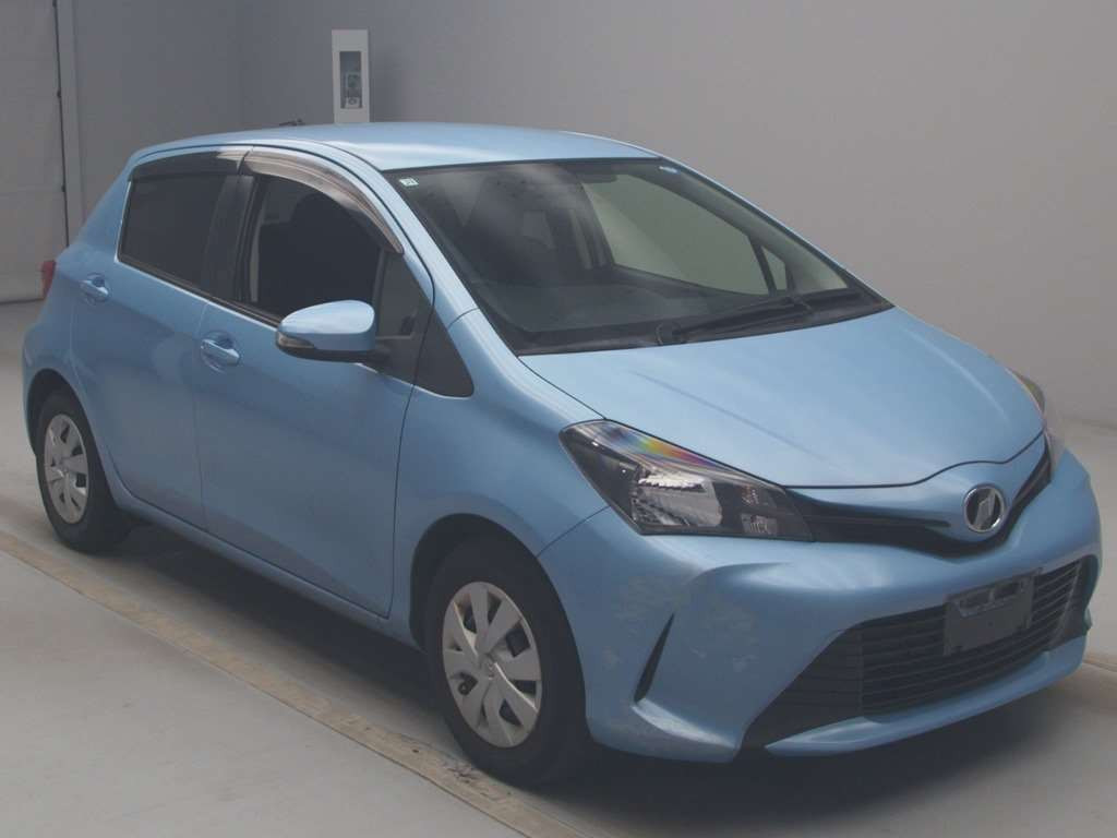 2015 Toyota Vitz NSP130[2]