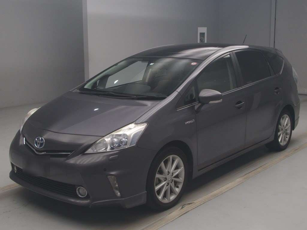 2011 Toyota Prius alpha ZVW41W[0]