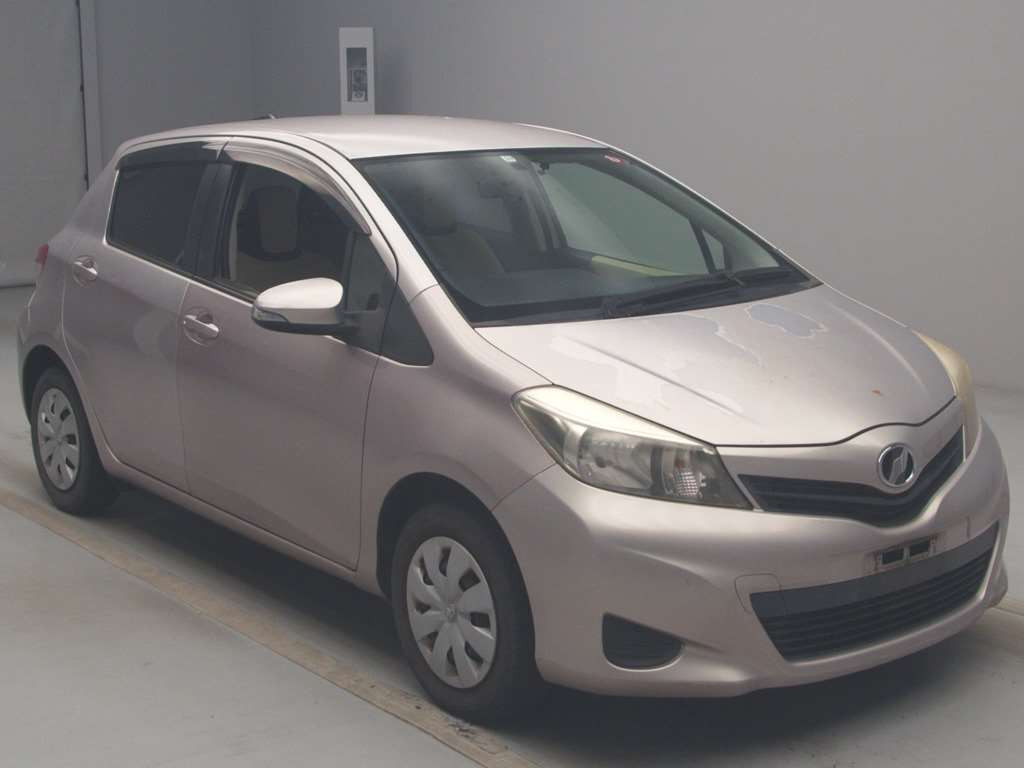 2011 Toyota Vitz KSP130[2]