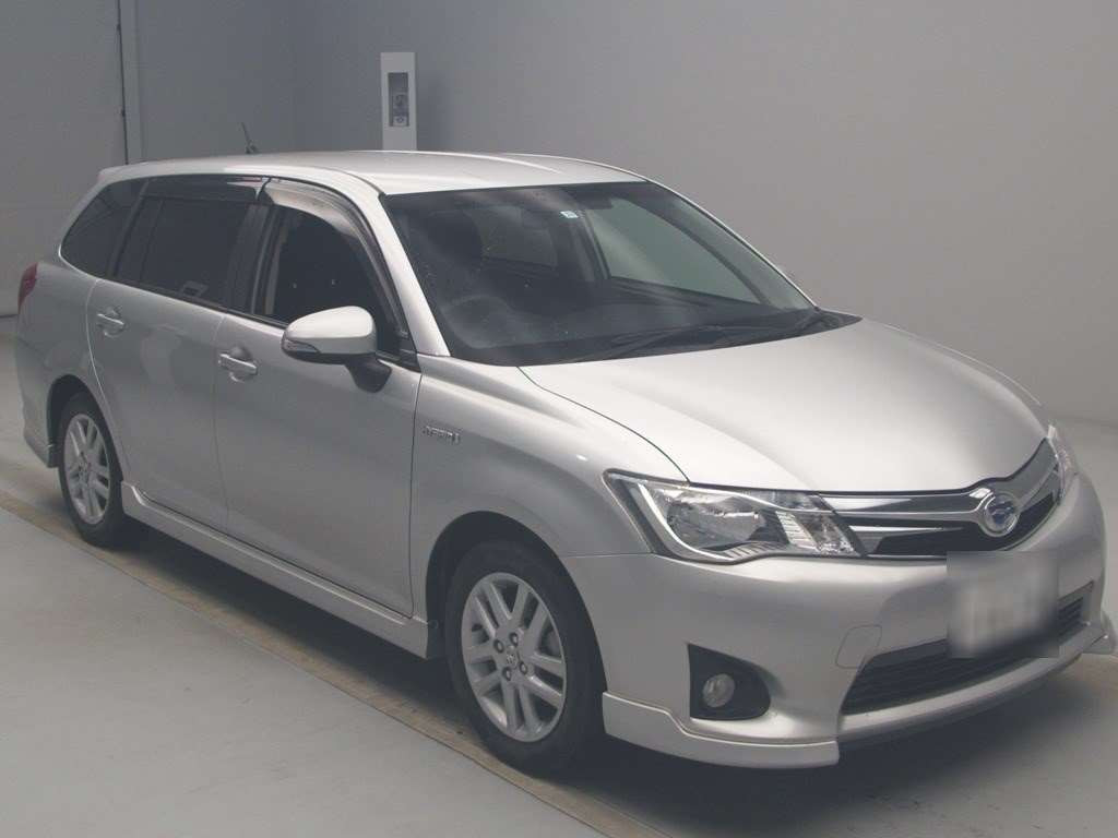 2014 Toyota Corolla Fielder NKE165G[2]