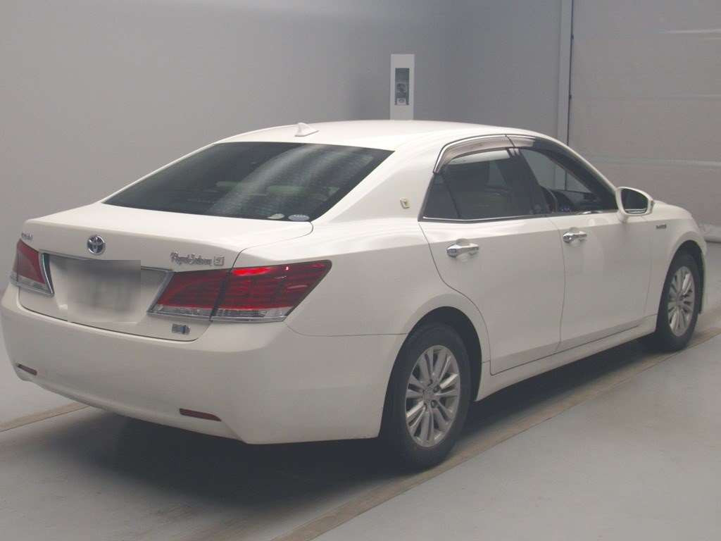 2014 Toyota Crown Hybrid AWS210[1]