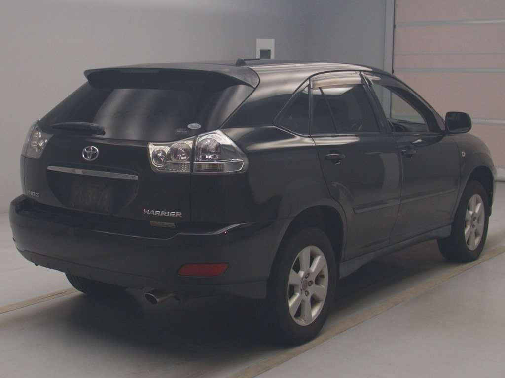 2005 Toyota Harrier ACU30W[1]