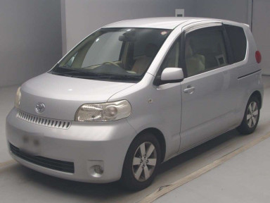 2004 Toyota Porte