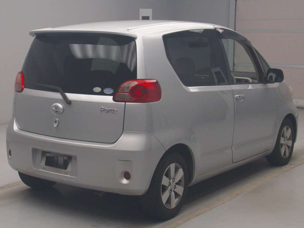 2004 Toyota Porte NNP11[1]