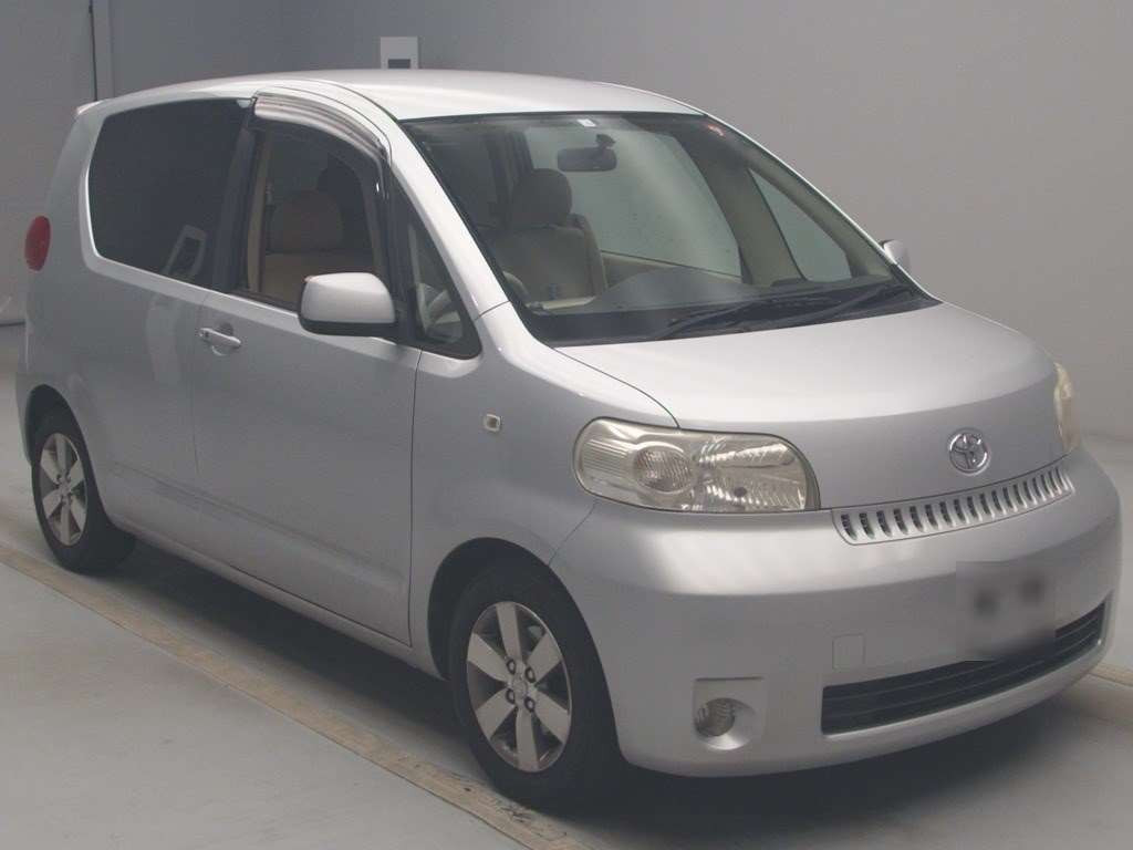 2004 Toyota Porte NNP11[2]