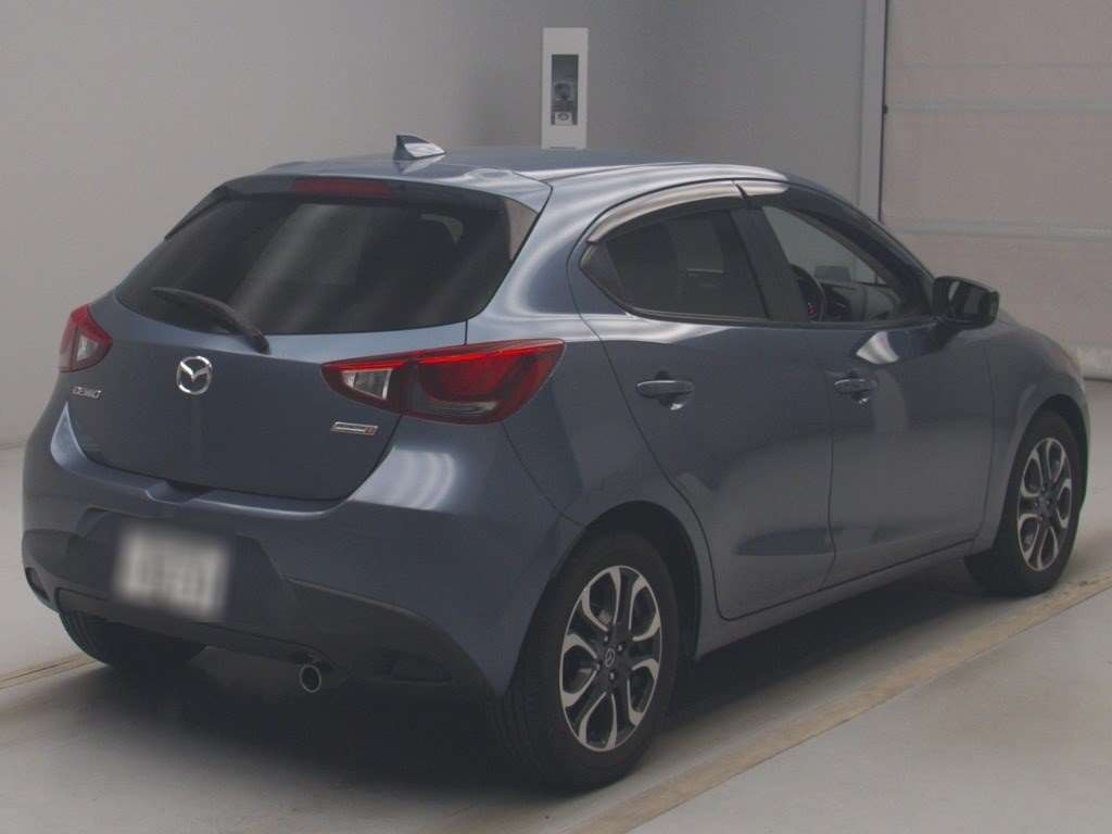 2016 Mazda Demio DJ5FS[1]