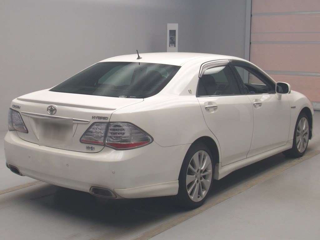 2008 Toyota Crown Hybrid GWS204[1]