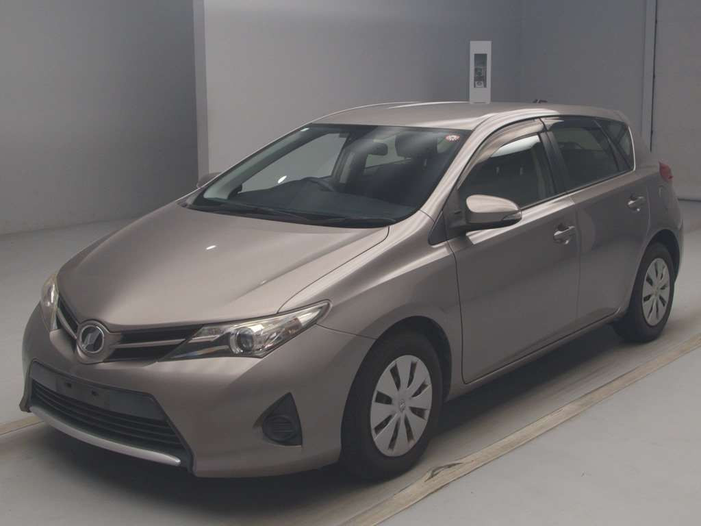 2012 Toyota Auris NZE181H[0]