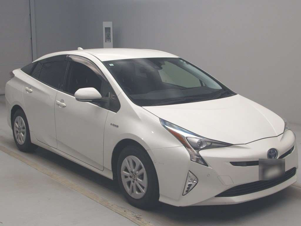 2019 Toyota Prius ZVW50[2]