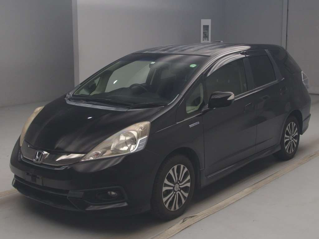 2014 Honda Fit Shuttle Hybrid GP2[0]