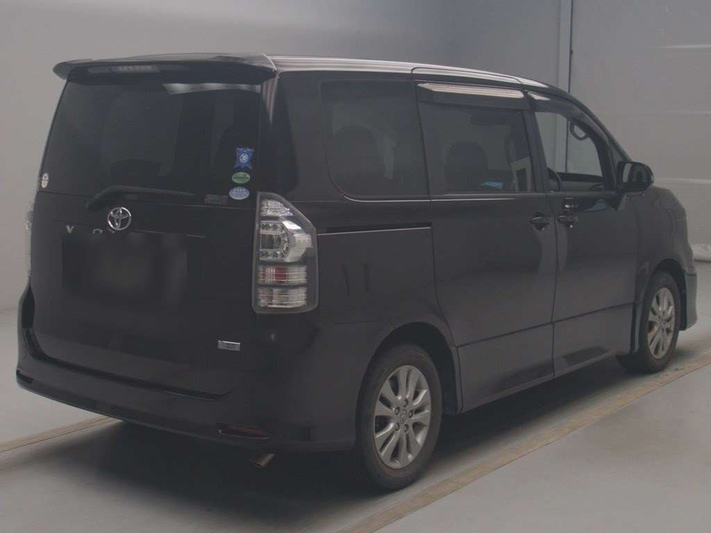 2013 Toyota Voxy ZRR70W[1]