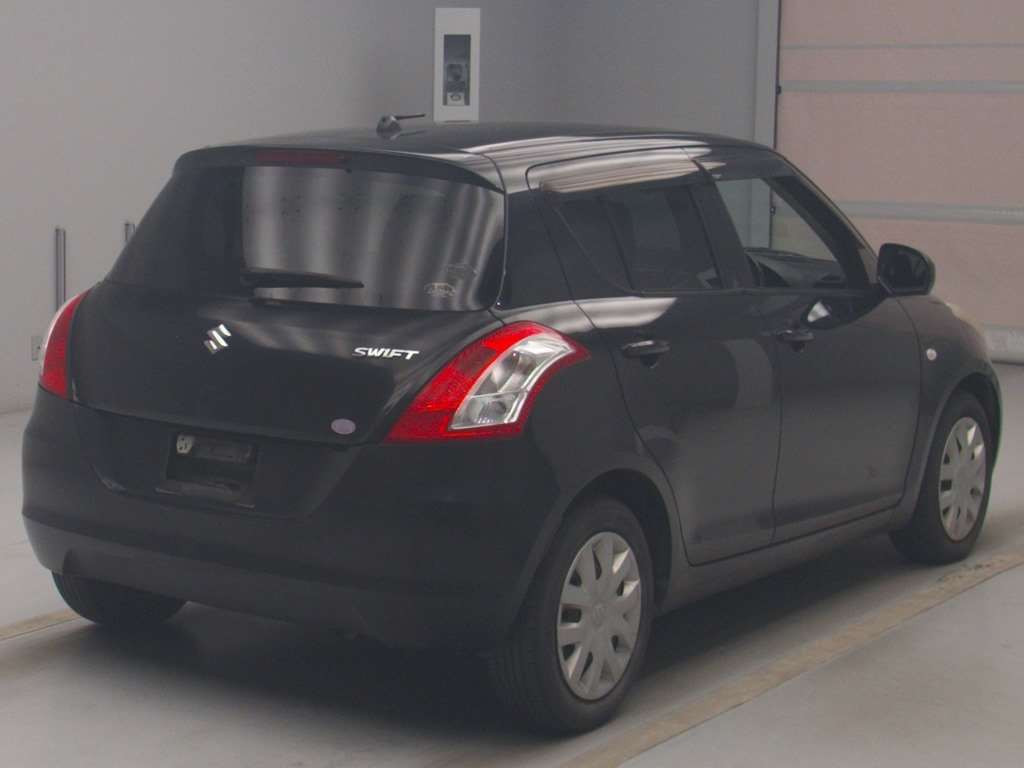 2013 Suzuki Swift ZC72S[1]