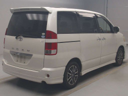 2006 Toyota Noah