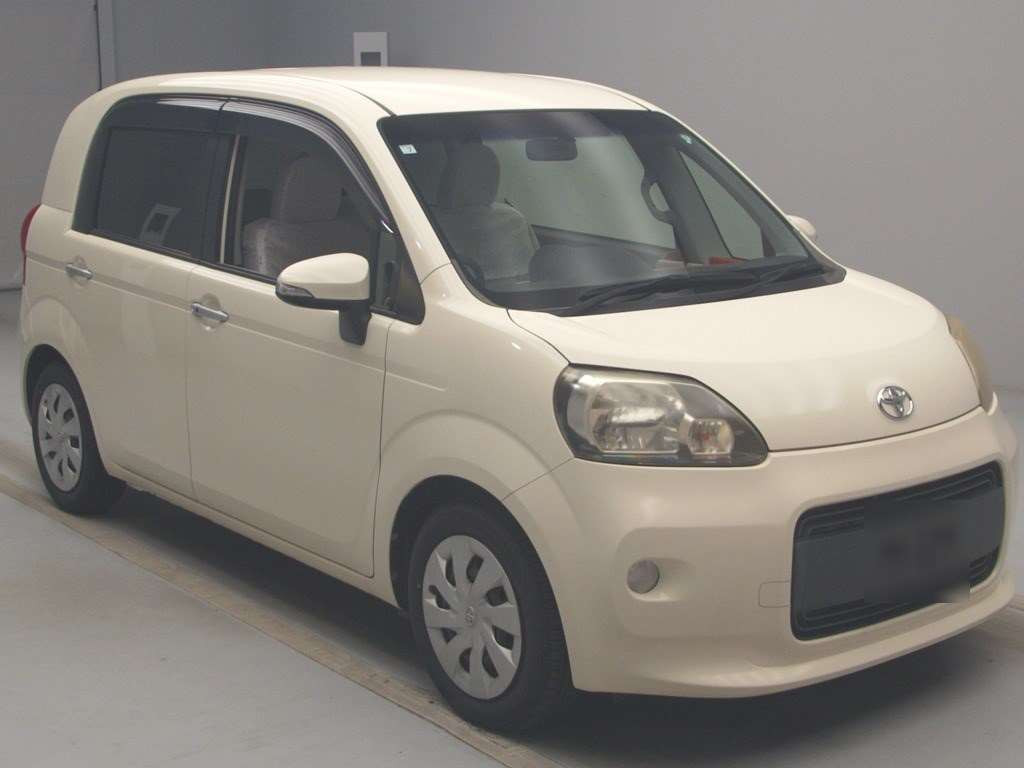 2012 Toyota Porte NCP141[2]