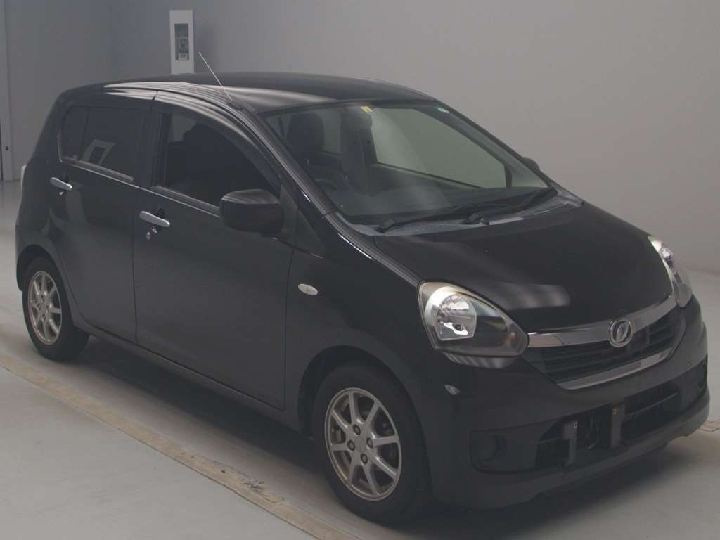 2015 Daihatsu Mira es LA300S[2]