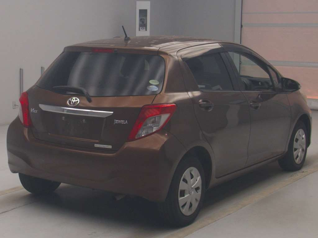 2012 Toyota Vitz NSP130[1]