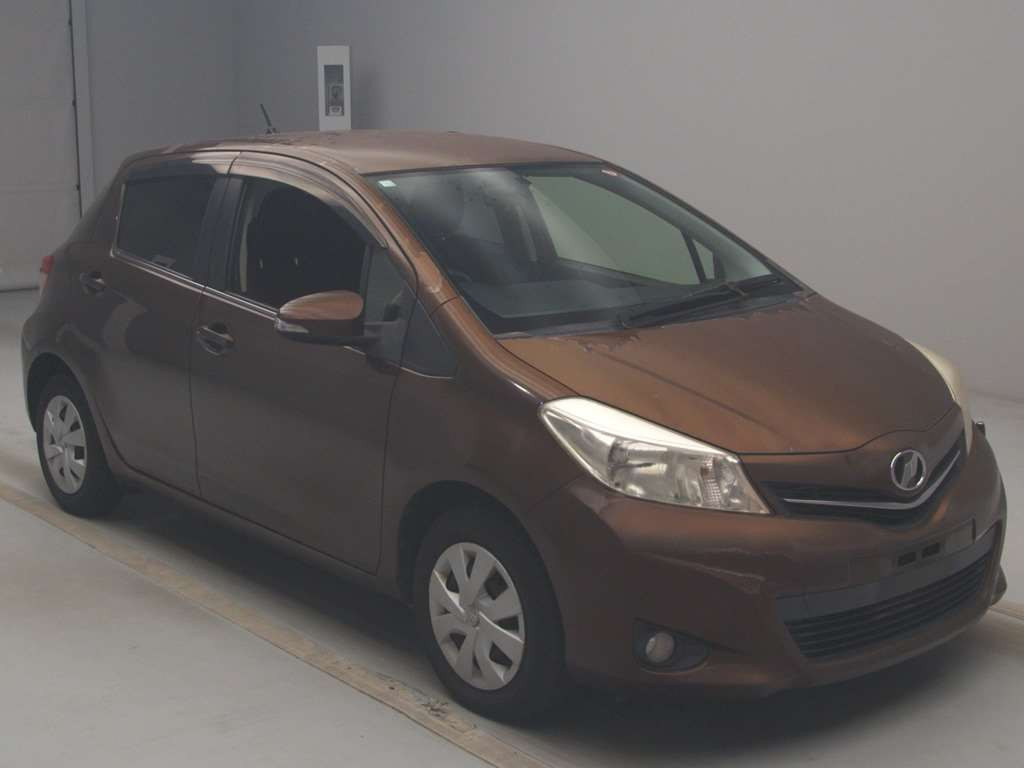 2012 Toyota Vitz NSP130[2]