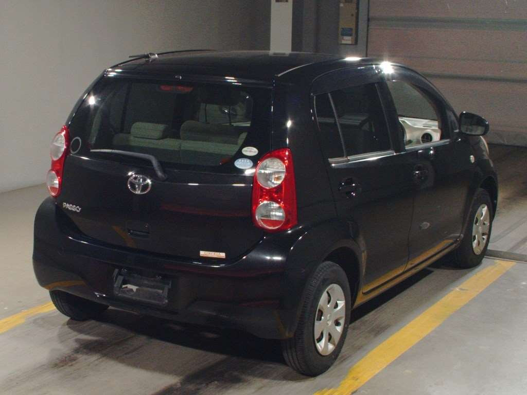 2012 Toyota Passo KGC30[1]