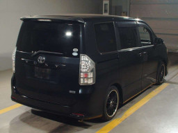 2010 Toyota Voxy