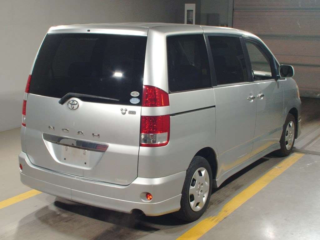 2009 Toyota Noah AZR60G[1]