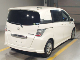 2012 Honda Freed spike hybrid