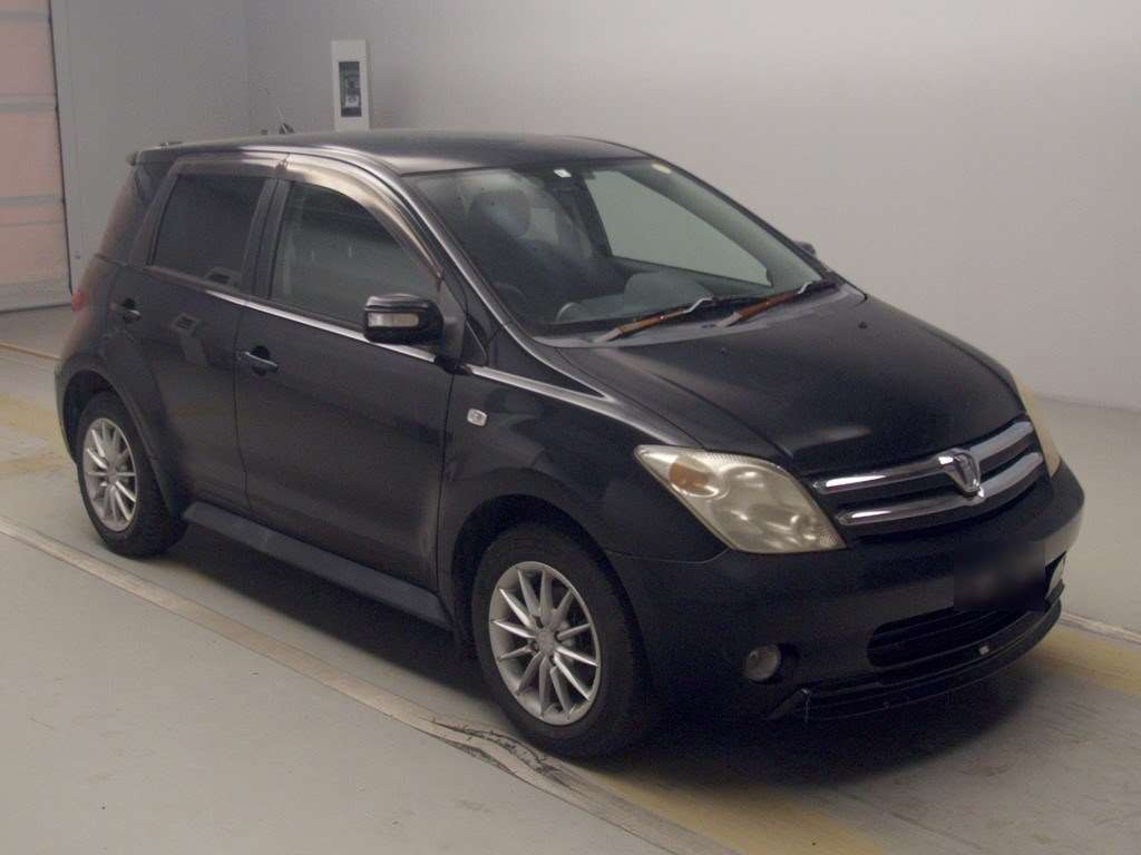 2002 Toyota IST NCP60[2]