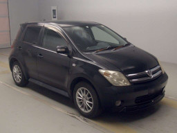 2002 Toyota IST