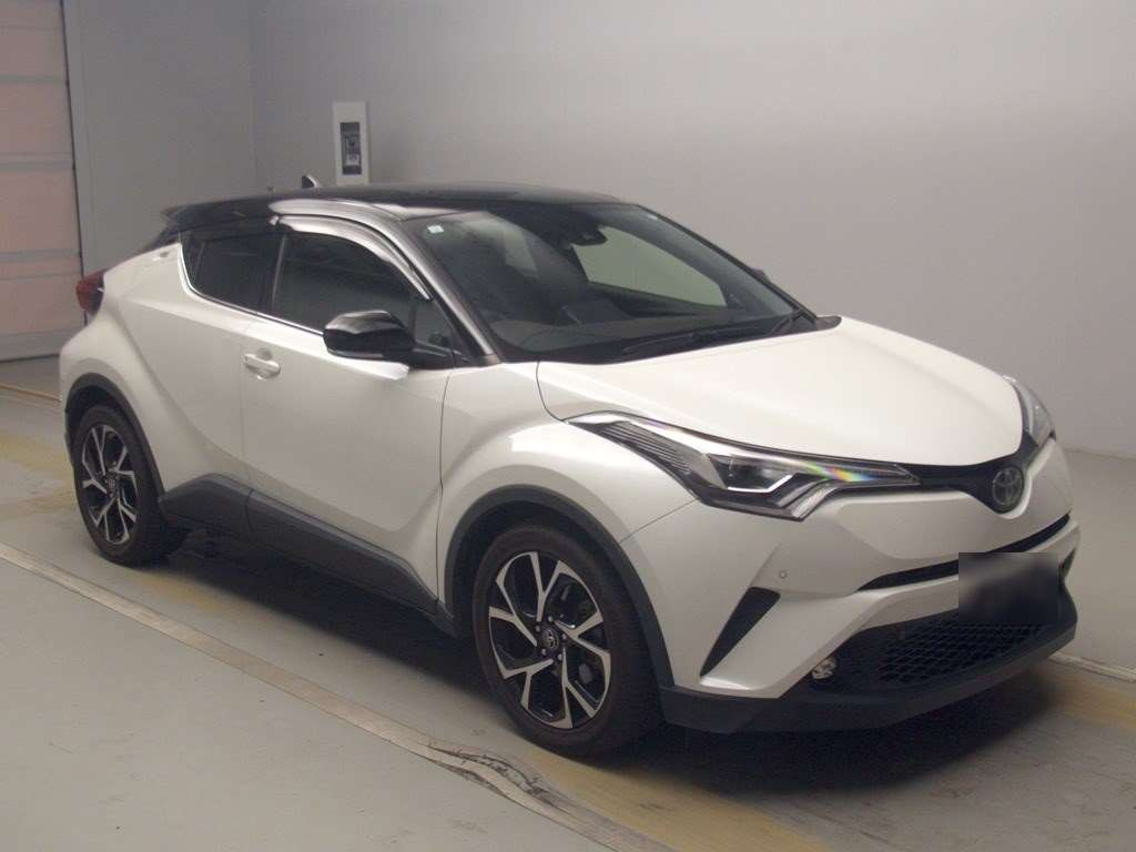 2019 Toyota C-HR NGX10[2]