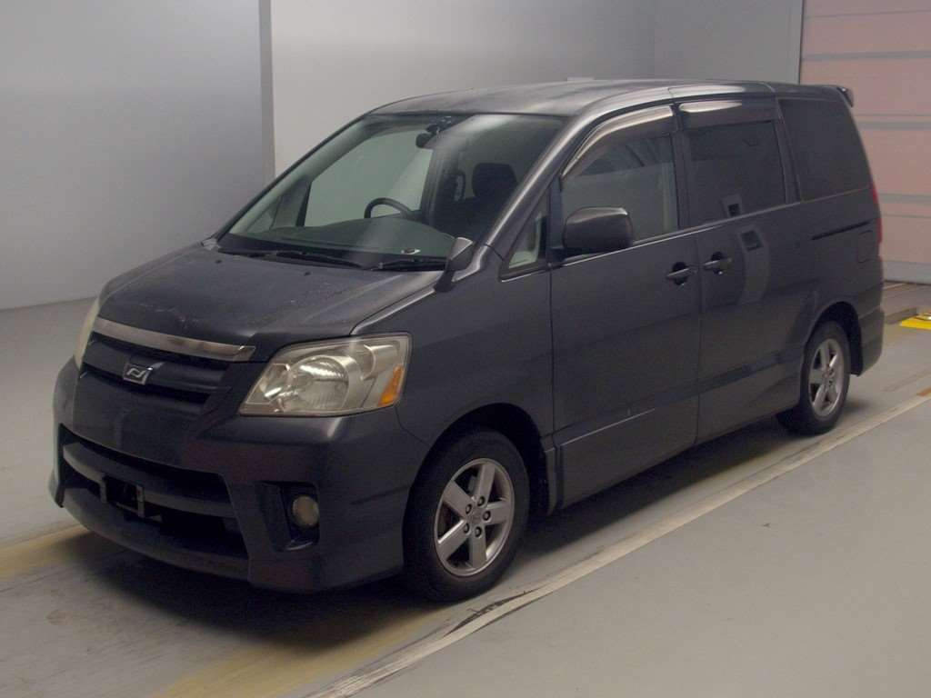 2007 Toyota Noah AZR60G[0]