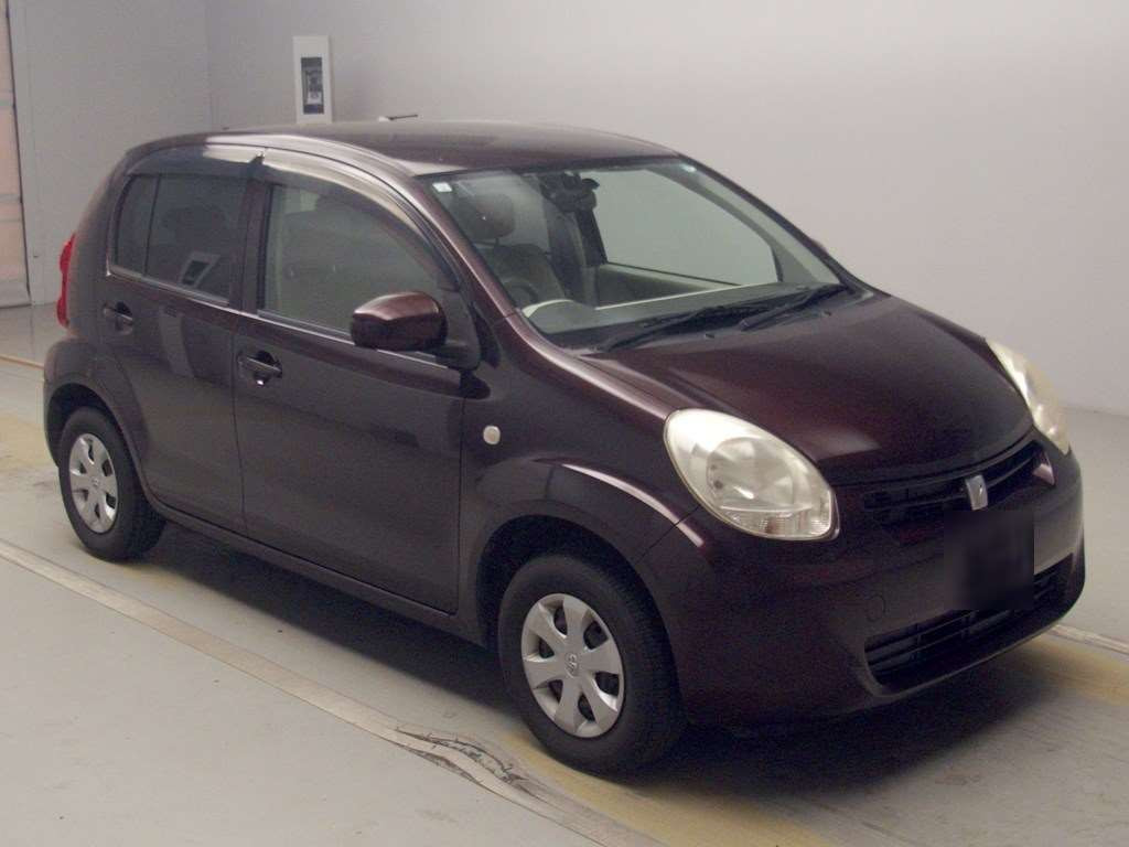 2011 Toyota Passo KGC30[2]