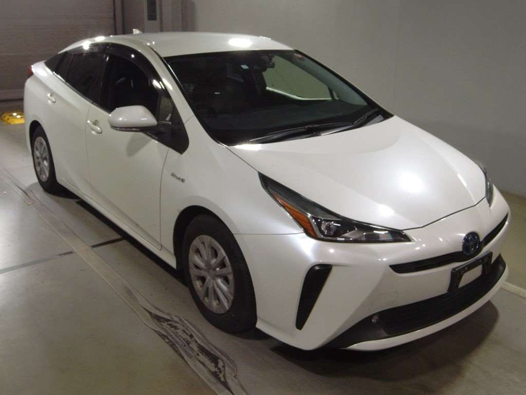 2019 Toyota Prius ZVW51[2]