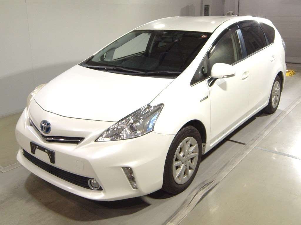 2013 Toyota Prius alpha ZVW40W[0]