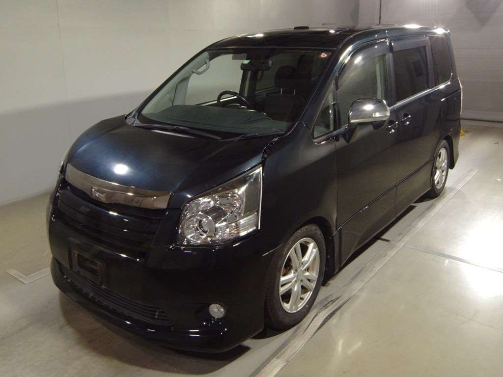 2007 Toyota Noah ZRR70W[0]