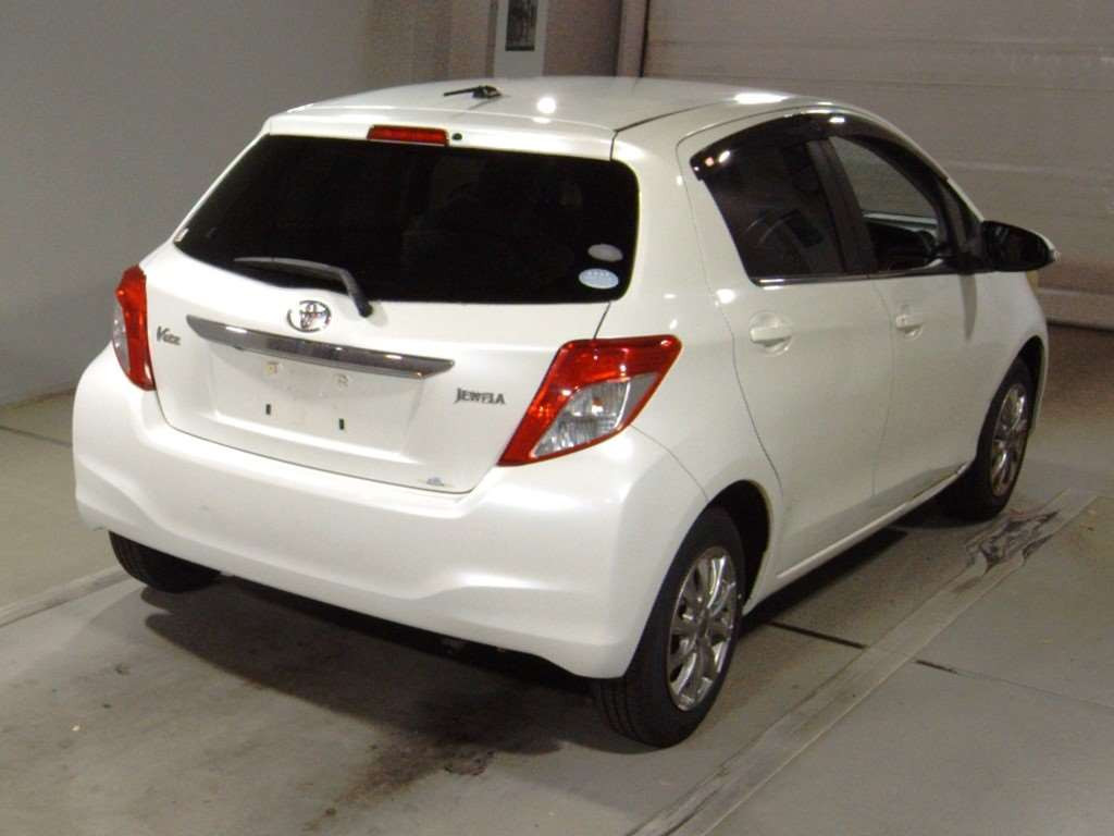 2012 Toyota Vitz KSP130[1]