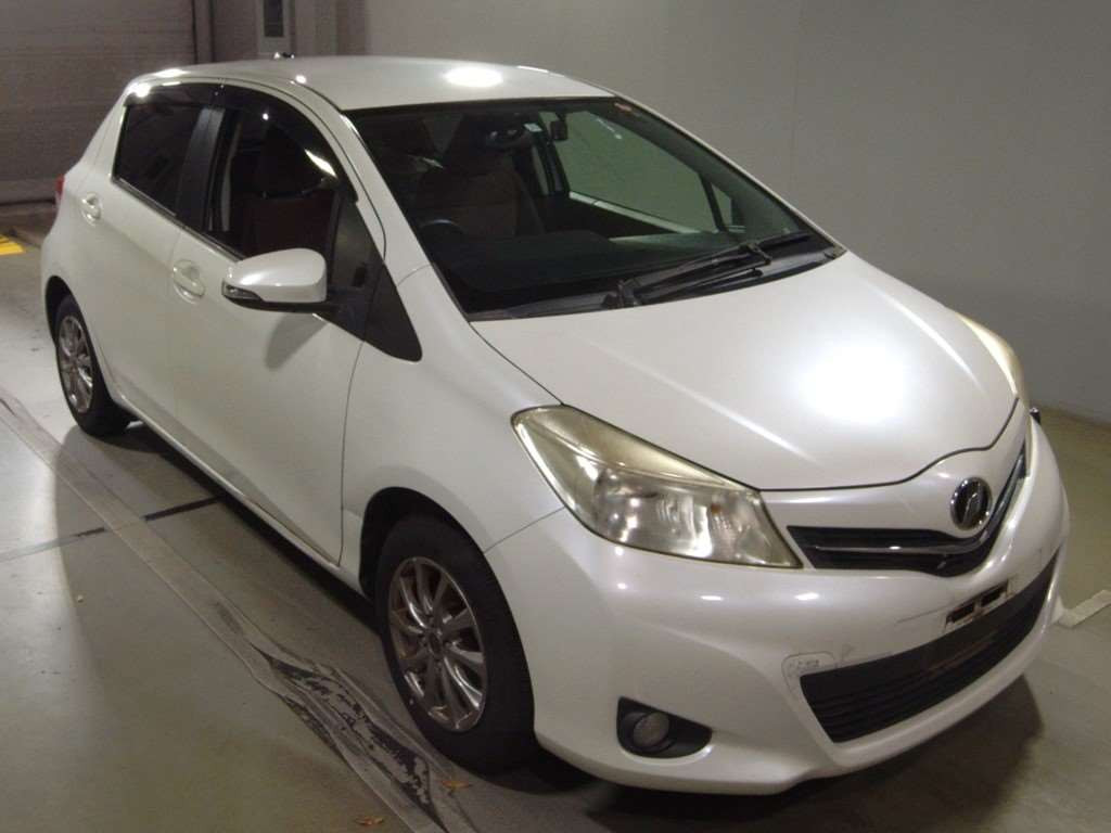 2012 Toyota Vitz KSP130[2]