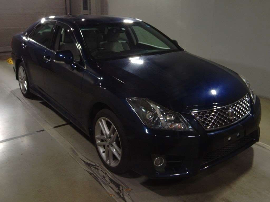 2011 Toyota Crown GRS201[2]