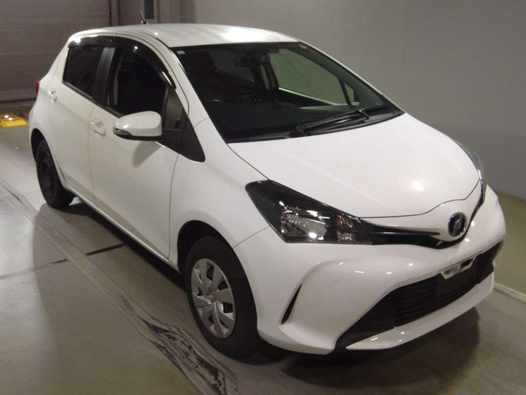 2016 Toyota Vitz NSP135[2]