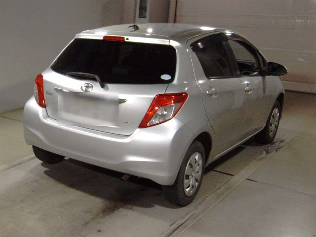 2013 Toyota Vitz NSP135[1]