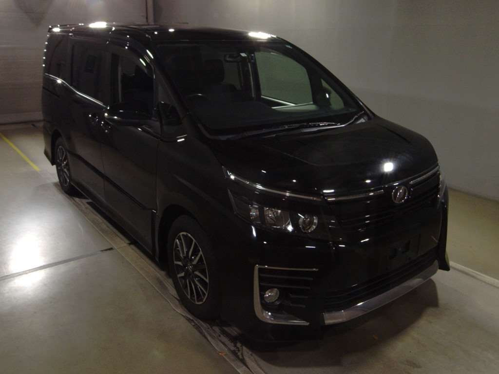 2014 Toyota Voxy ZRR80W[2]