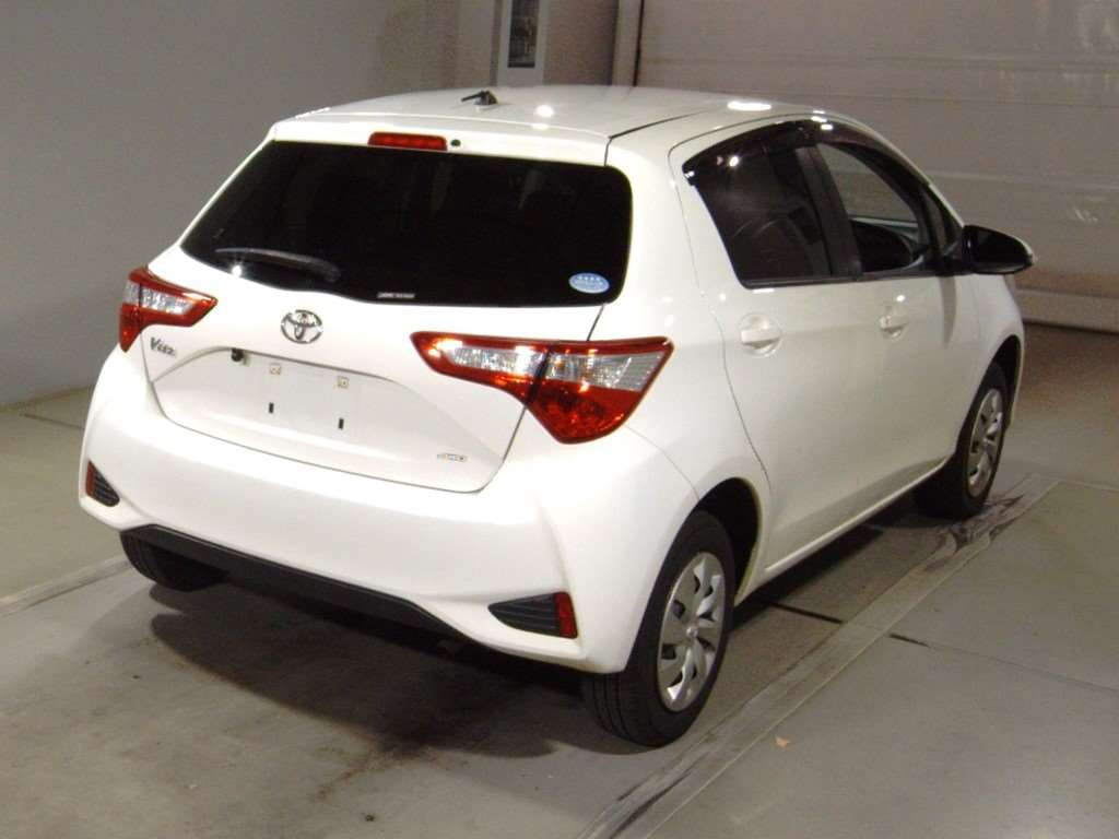 2017 Toyota Vitz NSP135[1]