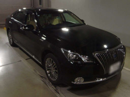 2014 Toyota Crown Majesta