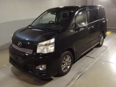 2013 Toyota Voxy