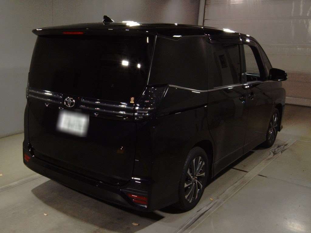 2022 Toyota Voxy MZRA90W[1]