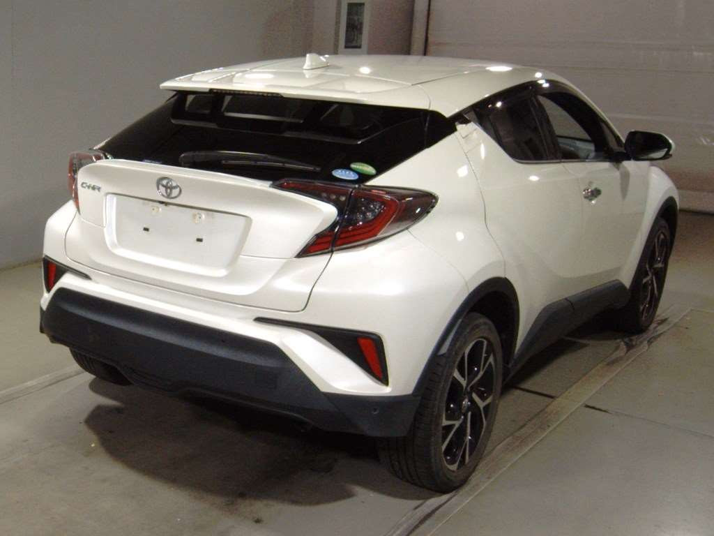 2018 Toyota C-HR NGX50[1]