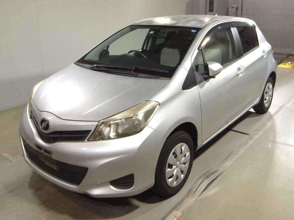 2011 Toyota Vitz NSP135[0]