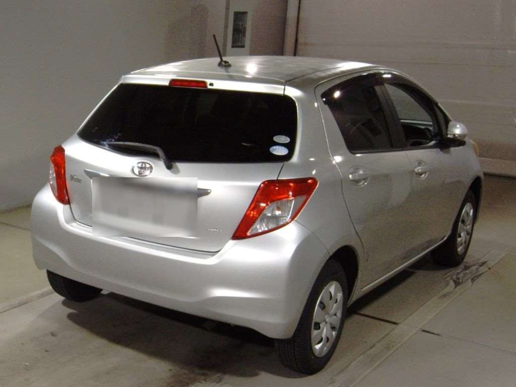 2011 Toyota Vitz NSP135[1]