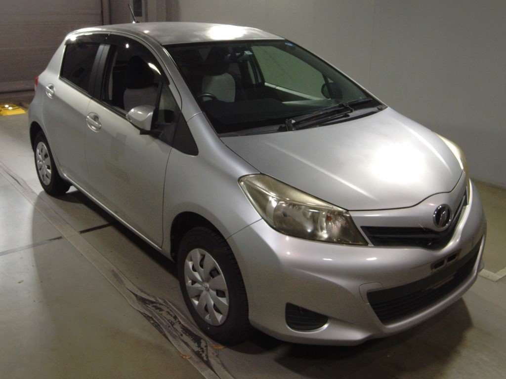 2011 Toyota Vitz NSP135[2]