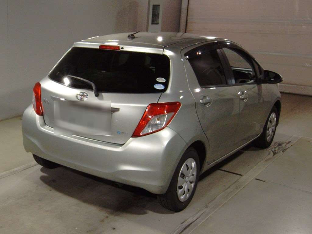 2011 Toyota Vitz NSP130[1]