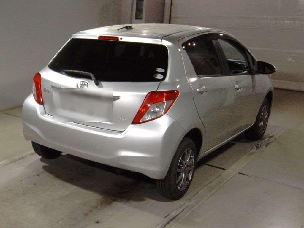 2011 Toyota Vitz NSP135[1]